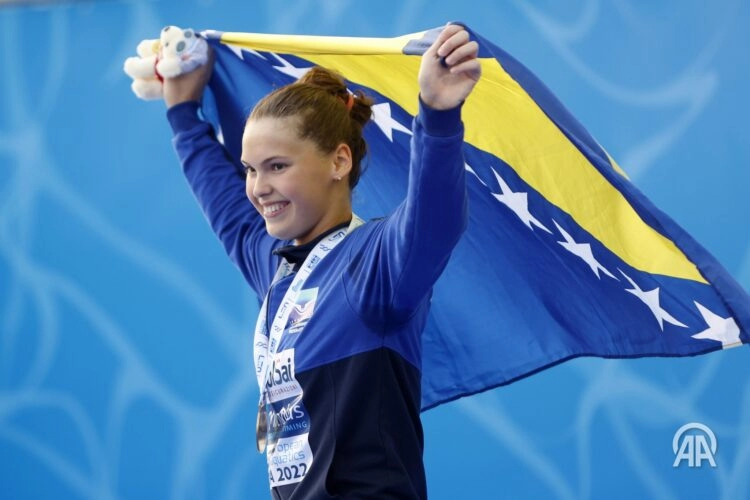 Lana Pudar se ogradila od Velibora: Sa ocem nemam kontakt već dvije godine